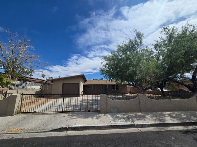 3904 Nixson Dr in Las Vegas, NV - Building Photo - Building Photo