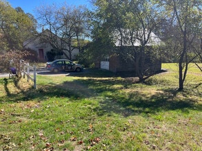 1087 N Hoosac Rd in Williamstown, MA - Building Photo - Building Photo