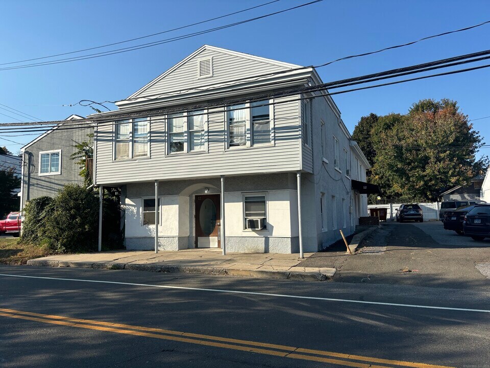 12 Broad St in Norwalk, CT - Building Photo