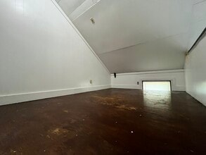 15 N Locust St, Unit C in Oxford, OH - Building Photo - Building Photo