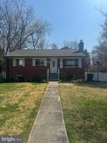 3903 Whispering Ln in Falls Church, VA - Building Photo