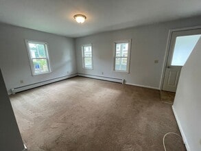 112 Columbia St in Adams, MA - Building Photo - Building Photo