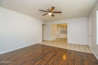 555 W Rio Salado Pkwy-Unit -C in Mesa, AZ - Building Photo - Building Photo