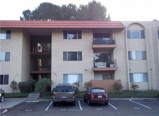 6775 Alvarado Rd in San Diego, CA - Building Photo