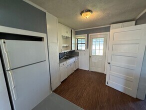 201 McLennan Rd in McGregor, TX - Building Photo - Building Photo