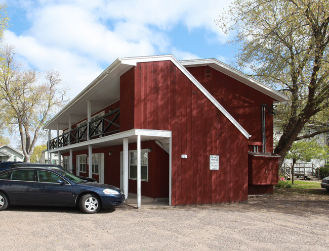 225 Chippewa St in Eau Claire, WI - Foto de edificio - Building Photo