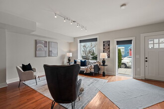 1227 Carrollsburg Pl SW in Washington, DC - Foto de edificio - Building Photo