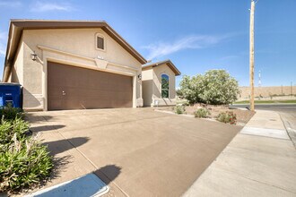 7701 Maple Landing Court in El Paso, TX - Building Photo - Building Photo