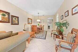 4426 Regal Ct in Delray Beach, FL - Building Photo - Building Photo