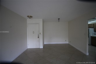 8107 SW 72nd Ave-Unit -215E in Miami, FL - Building Photo - Building Photo