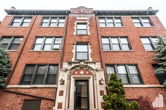 1033 Dempster Street, Unit 1 in Evanston, IL - Foto de edificio - Building Photo