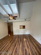 7655 Chatham Cir NW, Unit 2nd back in Knoxville, TN - Building Photo - Building Photo
