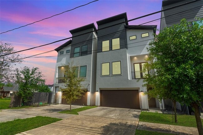 3013 Nagle St in Houston, TX - Building Photo - Building Photo