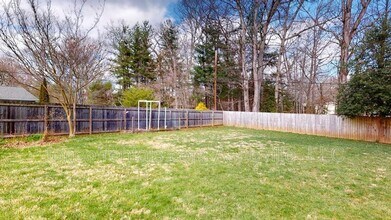 107 Summerglen Dr in Asheville, NC - Building Photo - Building Photo