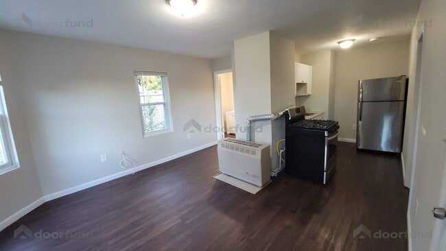 28 Prescott St in Leominster, MA - Building Photo - Building Photo