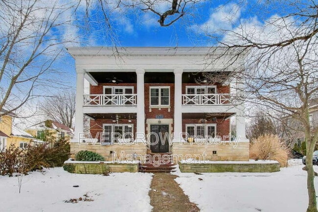 property at 945 Woodruff Place Middle Dr