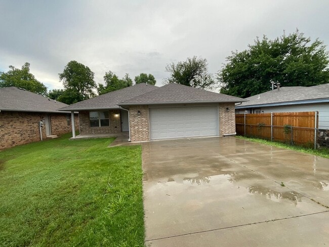 111 E Juniper Ln