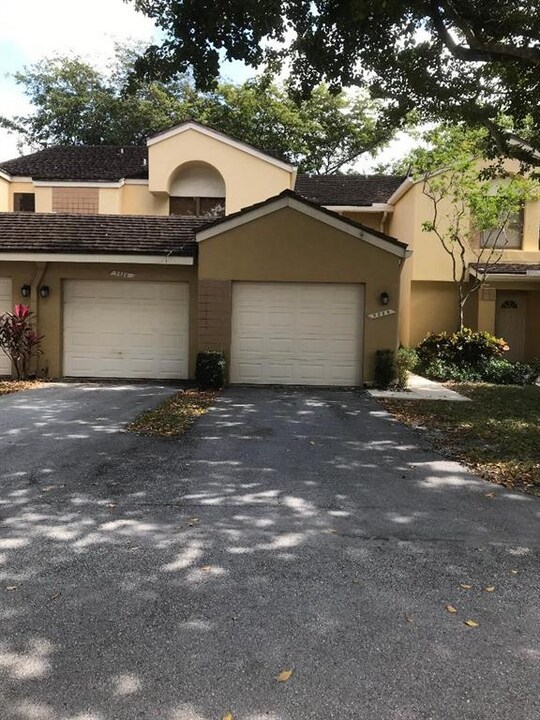 9834 NW 1st Ct in Plantation, FL - Building Photo