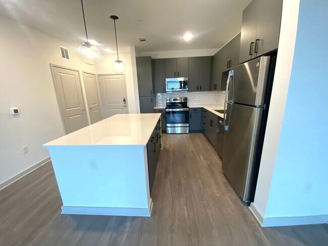 2670 S A.W. Grimes Blvd in Round Rock, TX - Building Photo - Building Photo