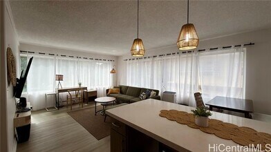 2547 Ala Wai Blvd in Honolulu, HI - Building Photo - Building Photo