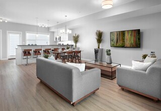 1631 Hammond Cres NW in Edmonton, AB - Building Photo - Building Photo