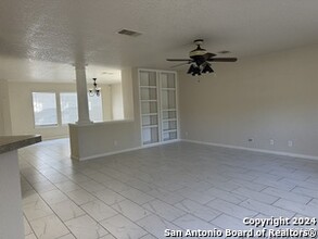 22019 Girard Oaks in San Antonio, TX - Building Photo - Building Photo