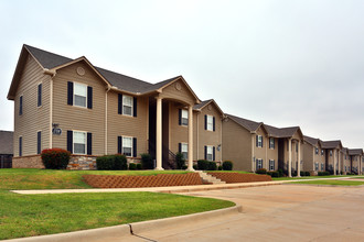 The Enclave at Copper Creek in Stillwater, OK - Building Photo - Building Photo