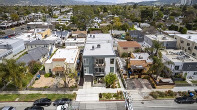 5132 Cahuenga Blvd in North Hollywood, CA - Building Photo - Building Photo