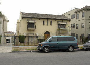 232 S Alexandria Ave in Los Angeles, CA - Foto de edificio - Building Photo