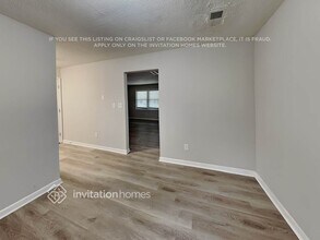 415 Plainville Dr SW, Unit C131 in Atlanta, GA - Building Photo - Building Photo