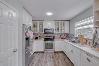 8201 Racine Trail in Austin, TX - Building Photo - Building Photo
