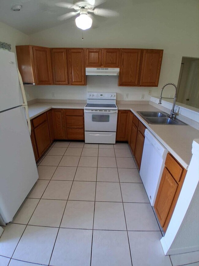 27121 Partin Dr in Port Charlotte, FL - Building Photo - Building Photo