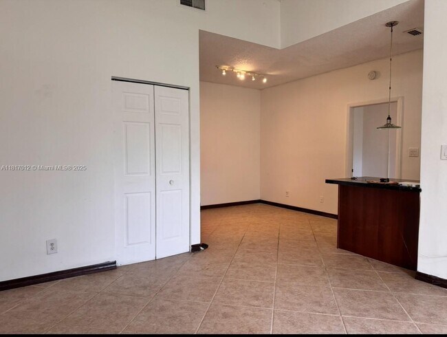 891 Cypress Park Way in Pompano Beach, FL - Building Photo - Building Photo