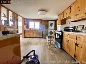 61 Gore St, Unit #2 in Cambridge, MA - Foto de edificio - Building Photo