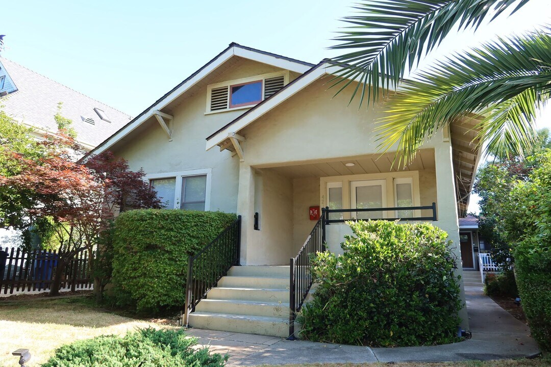 4219 G St in Sacramento, CA - Building Photo