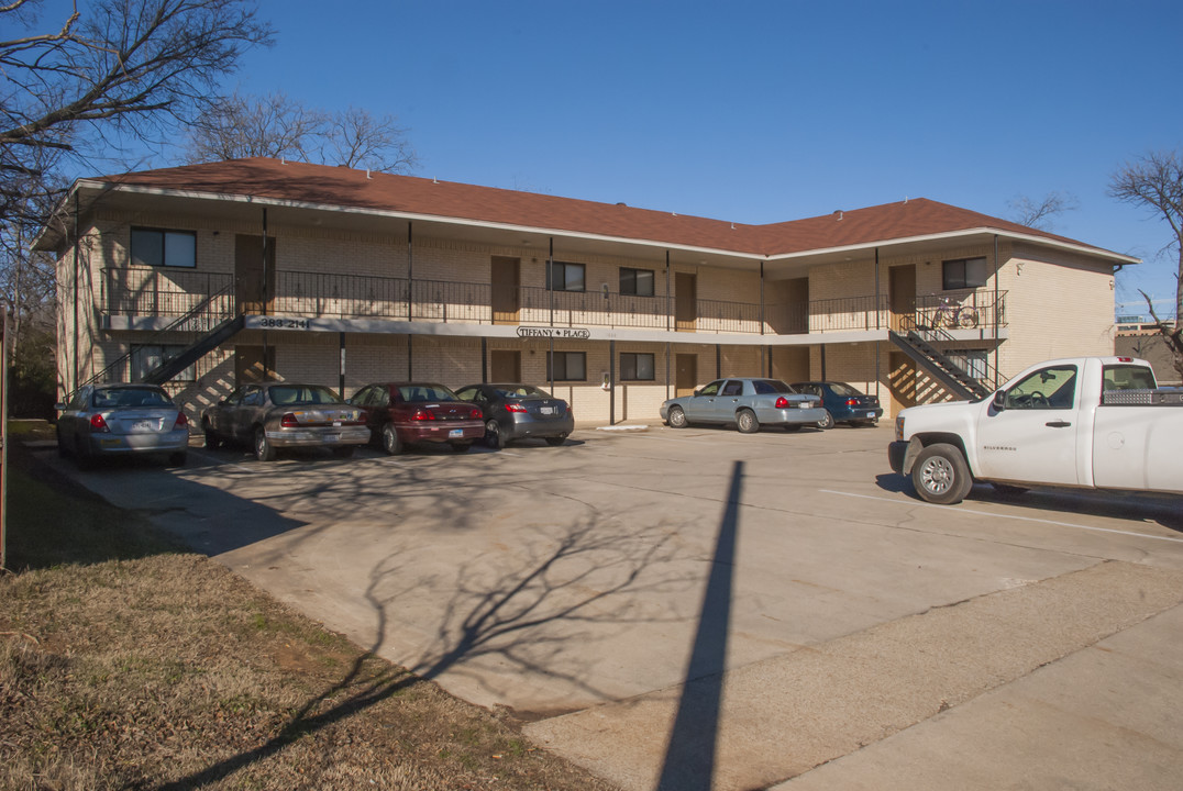 Tiffany Place in Denton, TX - Foto de edificio