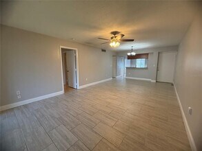 208 Palmetto Ct in Oldsmar, FL - Building Photo - Building Photo