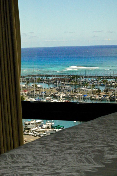 1600 Ala Moana Blvd, Unit Yacht Harbor Towers in Honolulu, HI - Building Photo