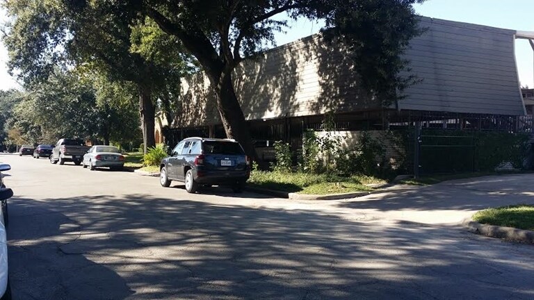 Sulross Garden in Houston, TX - Foto de edificio