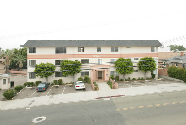 4550-4560 60th St in San Diego, CA - Foto de edificio - Building Photo