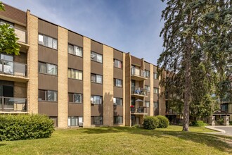 3105 RUE EDOUARD-MONTPETIT in Laval, QC - Building Photo - Building Photo
