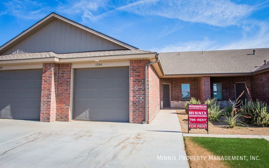 1108 N 7th St in Wolfforth, TX - Building Photo