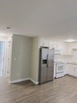 13731 32nd Ave NE in Seattle, WA - Building Photo