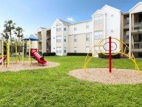 The Point at Naples in Naples, FL - Foto de edificio - Building Photo