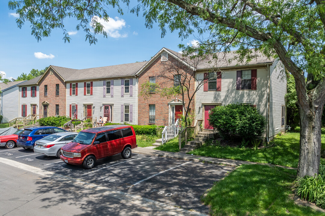 780 Crofton Cir in Reynoldsburg, OH - Building Photo