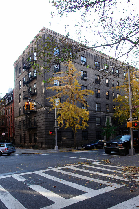 195 Hicks St in Brooklyn, NY - Building Photo