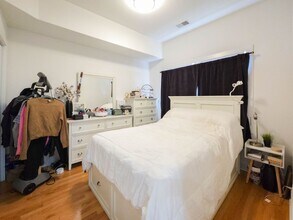 3635 N Paulina St, Unit 3637-CH2 in Chicago, IL - Foto de edificio - Building Photo