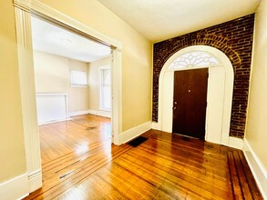 1239 S Brook St, Unit 1 in Louisville, KY - Foto de edificio - Building Photo