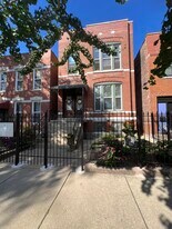 2234 W Erie St, Unit Ukrainian Village Apt in Chicago, IL - Building Photo