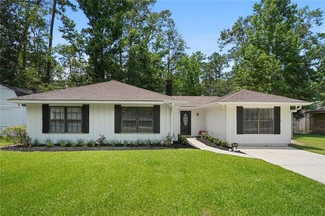 401 Inspiration Ln in Covington, LA - Foto de edificio - Building Photo